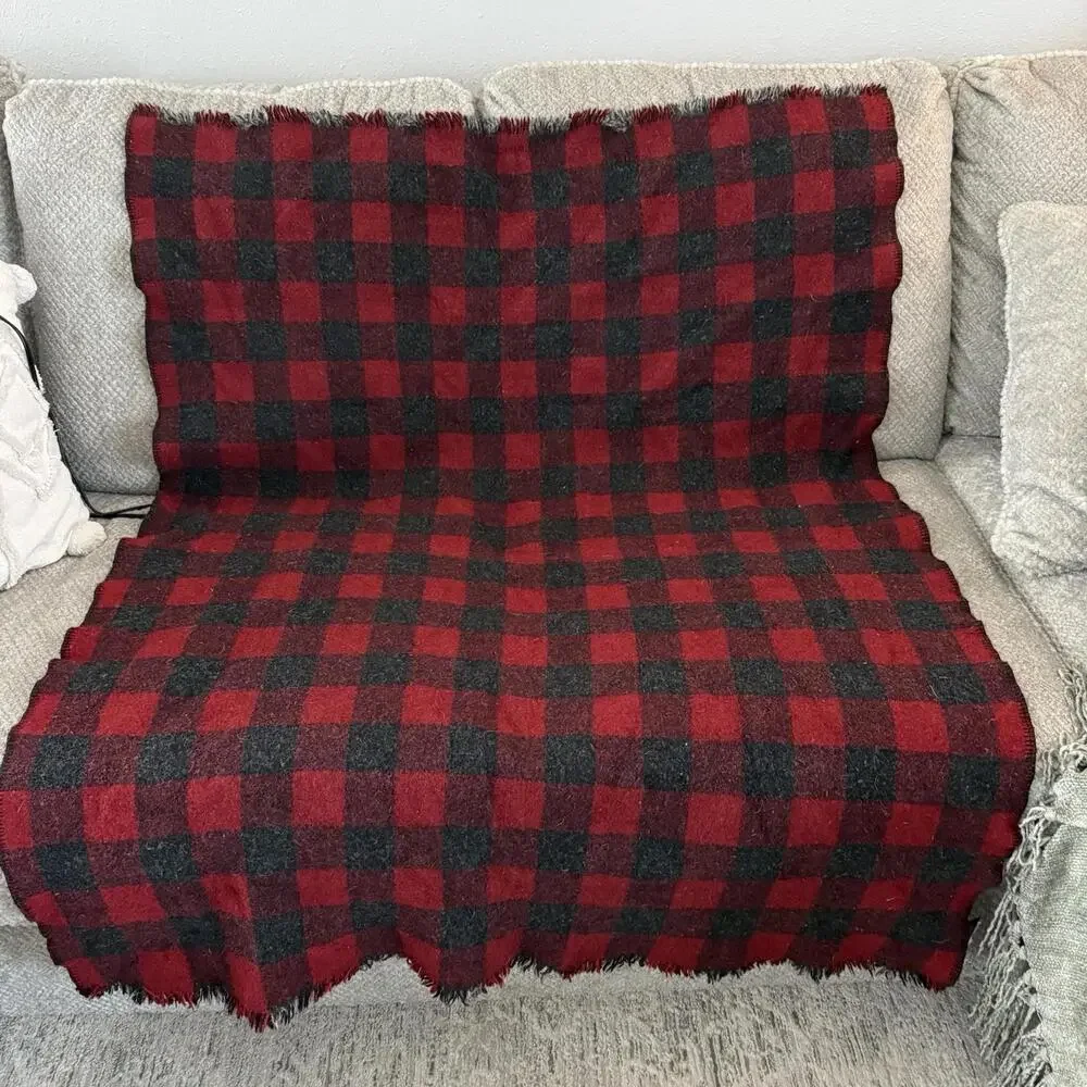 Pendleton Wool Buffalo Plaid Throw Blanket 45x56 Red Black Reversible Fringe EUC